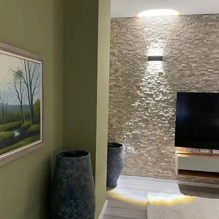 Escape - Near Stadium & Pyramid Apartment